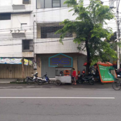 Disewakan Ruko Strategis 3 Lantai Kawasan Niaga di Widuran Solo LB 300m2