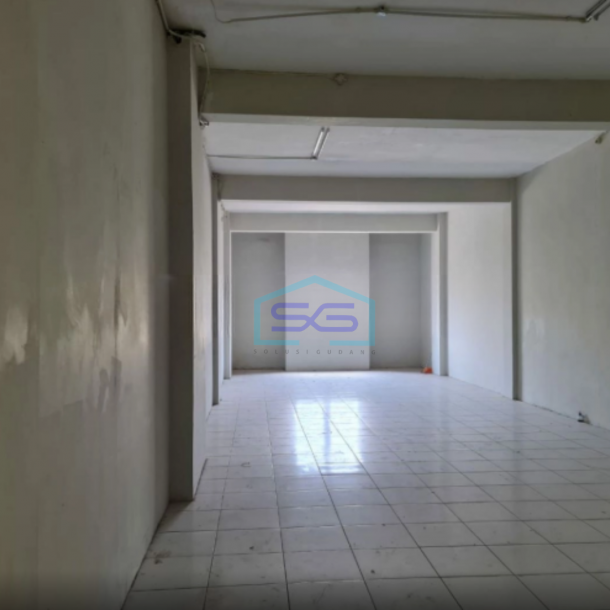Disewakan Ruko Strategis 3 Lantai Tengah Kota Solo LB 255m2-2