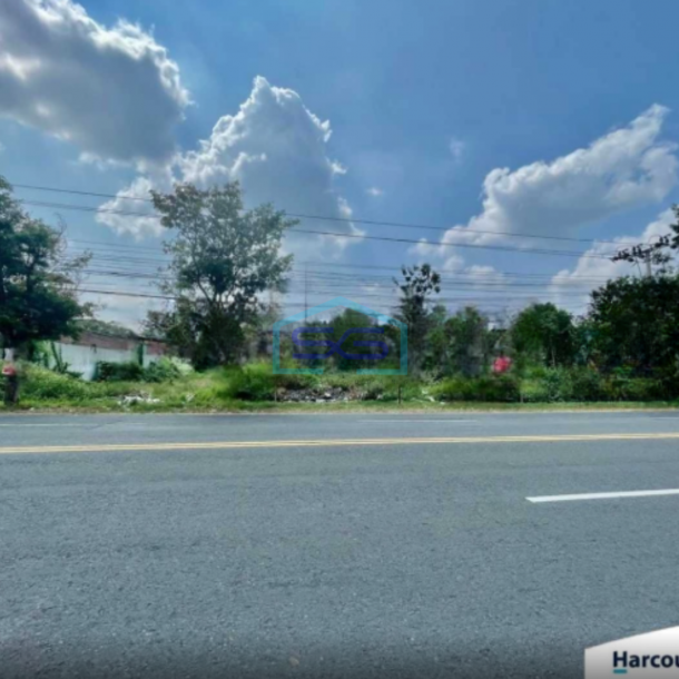 Dijual Tanah Strategis Pinggir Jalan Raya di Jalan Adi Sucipto Colomadu Solo LT 2040m2-1