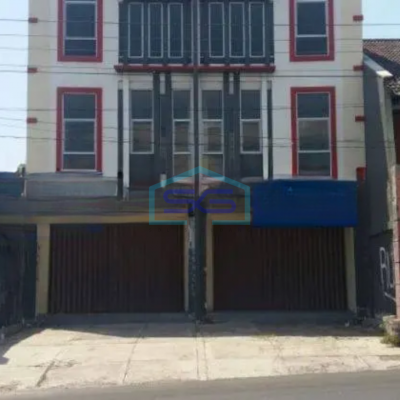 Dijual Ruko baru sangat strategis 3 lantai di jl sumpah pemuda mojosongo solo.