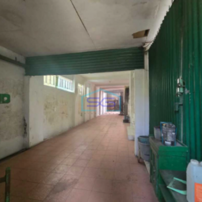 Dijual Ruang Usaha Pinggir Jalan Hitung Tanah Luas Tanah 525m2 Lokasi di Banjarsari Solo