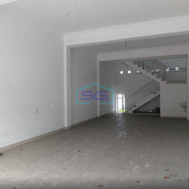Dijual Ruko Strategis 3 Lantai Tengah Kota Solo Lokasi di Jalan Yos Sudarso LT 633m2-4
