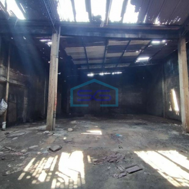 Dijual Gudang hitung tanah lokasi pinggir jalan Pucangsawit Solo-2