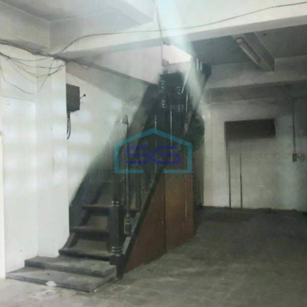 Dijual Ruko ada gudang lokasi strategis tengah kota di Jl. Veteran, Solo.-1