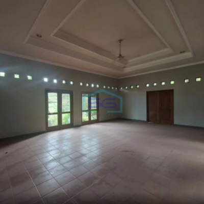 Dijual Ruang Usaha Strategis Dekat Klodran Solo LB 1050m2 Cocok Untuk Kantor