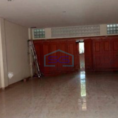 Dijual Ruko 3 lantai di jalan dr rajiman solo dekat pasar klewer