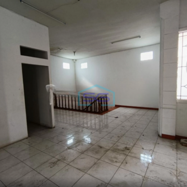 Dijual Ruko Bagus 2 Lantai di Gentan Solo Luas Bangunan 300m2-2