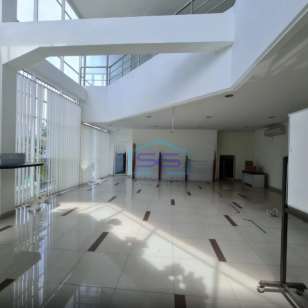 Dijual Ruko Mewah di Jl Urip Sukoharjo Solo Luas Bangunan 1104m2-6