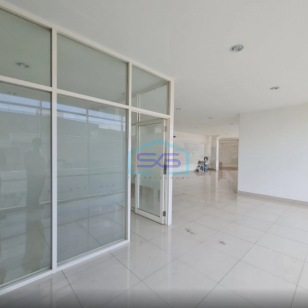 Dijual Ruko Mewah di Jl Urip Sukoharjo Solo Luas Bangunan 1104m2-4