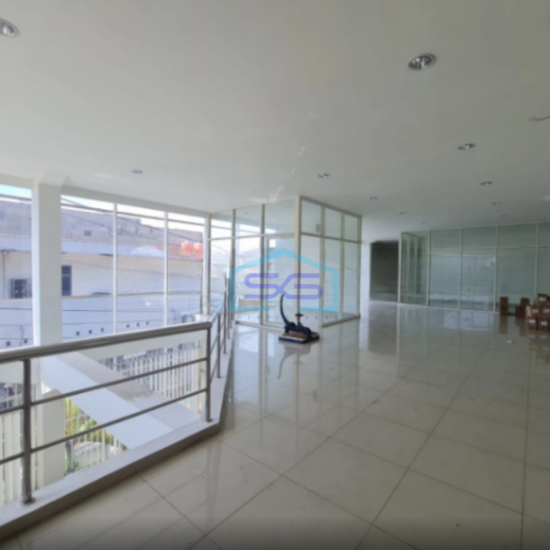 Dijual Ruko Mewah di Jl Urip Sukoharjo Solo Luas Bangunan 1104m2-2