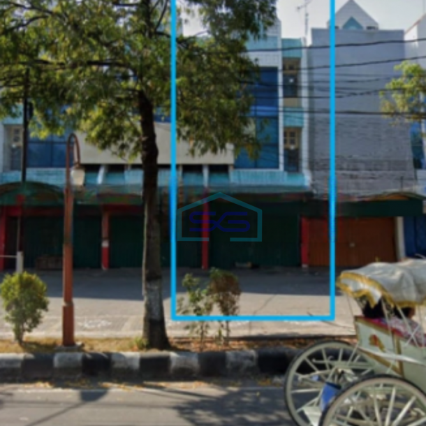 Disewakan Ruko 3 Lantai Lokasi Strategis di Solo Baru Luas Bangunan 390m2-1