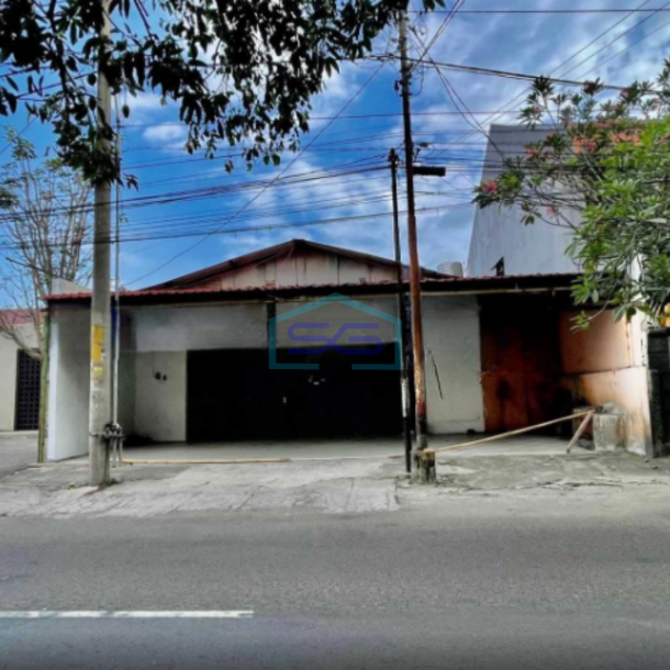Disewakan Gudang atau Ruang Usaha Strategis Dekat Sriwedari Jalan Slamet Riyadi Solo-1