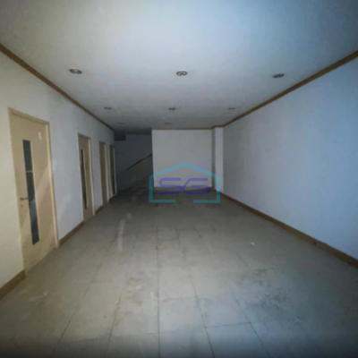 Disewakan Ruko 3 Lantai Kawasan Niaga Di Pasar Legi Banjarsari Solo LB 300m2