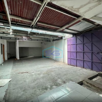 Disewakan Ruko 1,5 Lantai Ex Bank di Jl. Slamet Riyadi Sriwedari Solo LB 500m2