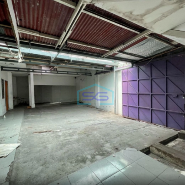 Disewakan Ruko 1,5 Lantai Ex Bank di Jl. Slamet Riyadi Sriwedari Solo LB 500m2-4