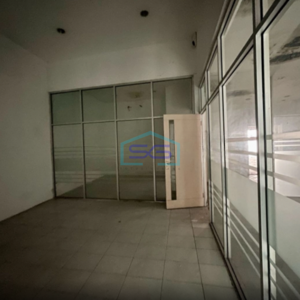 Disewakan Ruko 1,5 Lantai Ex Bank di Jl. Slamet Riyadi Sriwedari Solo LB 500m2-3