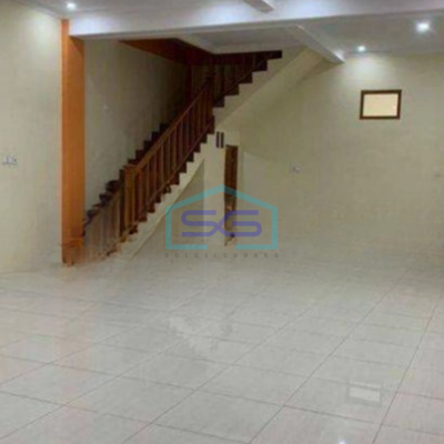 Disewa Ruko strategis 2 lantai dekat pintu tol di jalan pakel colomadu