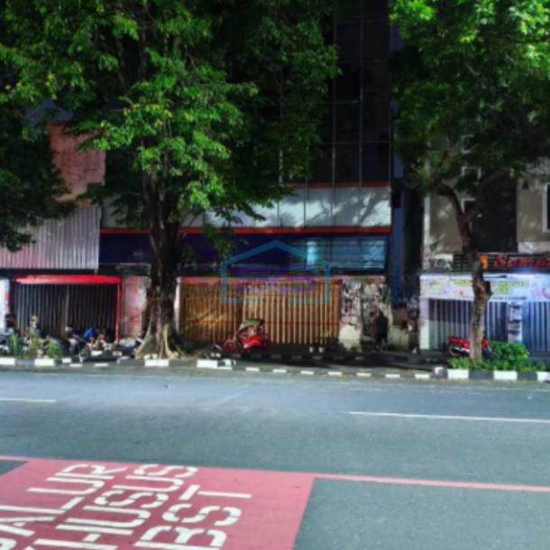 Disewakan Ruko 4 Lantai Lokasi Strategis Cocok Untuk Investasi Usaha di Solo LB 773m2-1