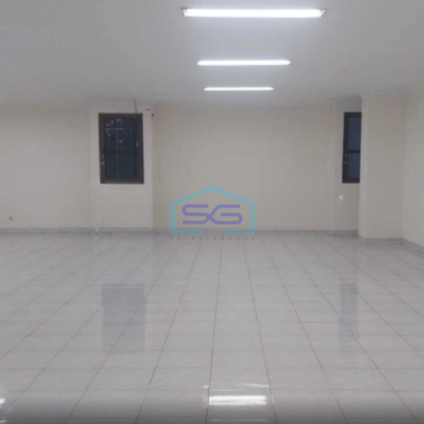 Disewakan Ruko 4 Lantai Lokasi Strategis Cocok Untuk Investasi Usaha di Solo LB 773m2-2