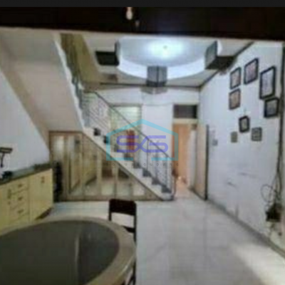 Disewa Ruko lokasi strategis kawasan kuliner di Keprabon, Solo.