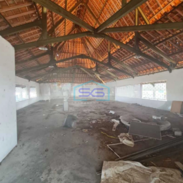 Disewakan Gedung Super Strategis Ex Bank di Jalan Veteran Solo LT 2580m2-4