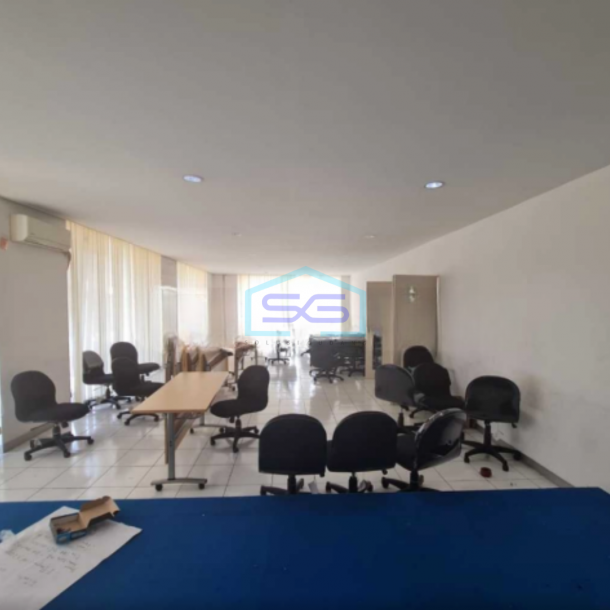 Disewakan Gedung Super Strategis Ex Bank di Jalan Veteran Solo LT 2580m2-3