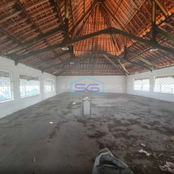 Disewakan Gedung Super Strategis Ex Bank di Jalan Veteran Solo LT 2580m2-2