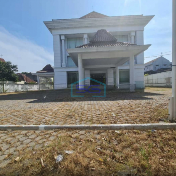 Disewakan Gedung Super Strategis Ex Bank di Jalan Veteran Solo LT 2580m2-1