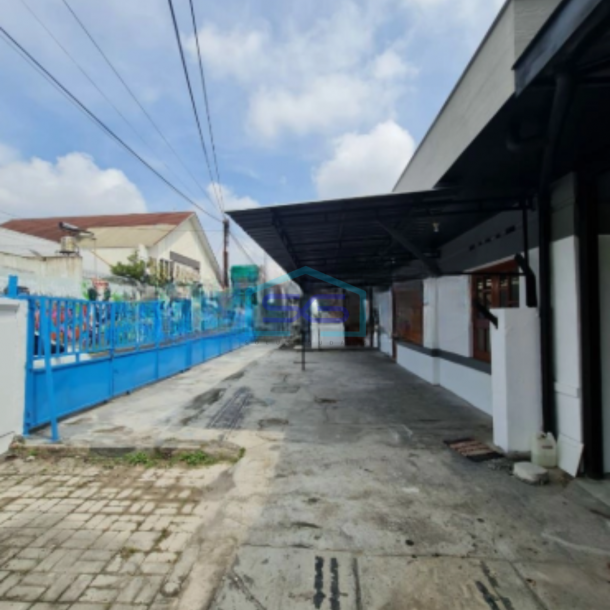 Dijual Ruang Usaha Strategis Dekat Jalan Slamet Riyadi Banjarsari Solo Luas Tanah 683m2-1
