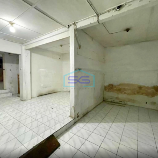 Disewakan Ruko 2 Lantai Lokasi Strategis Di Tengah Kota Surakarta Cocok Untuk Investasi Usaha LB 400m2-4