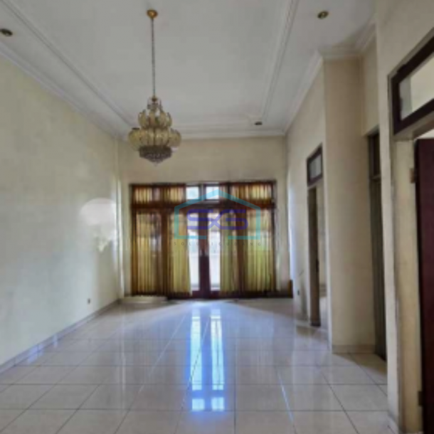 Disewakan Ruang Usaha Strategis Yos Sudarso Solo Harga Nego Luas Bangunan 170m2-3