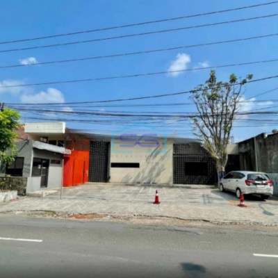 Disewakan Ruang Usaha Strategis Dekat Sriwedari Jalan Slamet Riyadi Solo LB 600m2