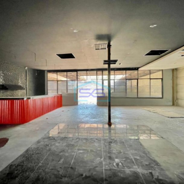 Disewakan Ruang Usaha Strategis Dekat Sriwedari Jalan Slamet Riyadi Solo LB 600m2-4