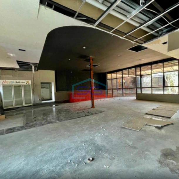 Disewakan Ruang Usaha Strategis Dekat Sriwedari Jalan Slamet Riyadi Solo LB 600m2-3