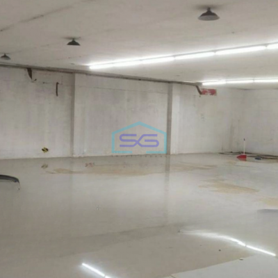 Disewakan Ruko Dengan Parkir Luas Di Jalan Ramai Kebon Jeruk Jakarta Barat