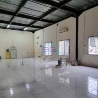 Dijual Gudang Baru Renovasi Luas Bangunan 700 m² Lokasi Cipondoh Tangerang