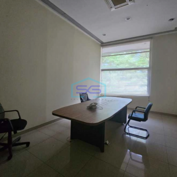 Disewakan Gudang Luas Bangunan  2300 m² Lokasi Tangerang Ada Kantor-2