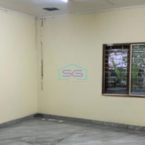 Disewakan Gudang Ada Kantor Luas Bangunan  1100 m² Lokasi Karawaci Tangerang-4