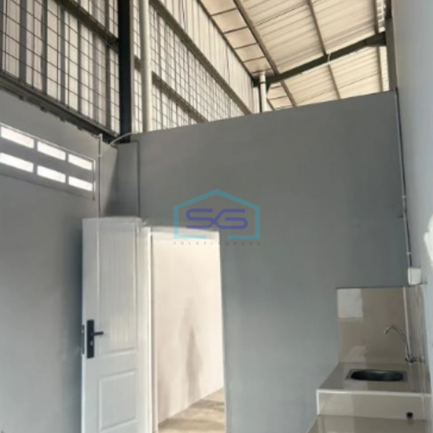 Disewakan Gudang Akses Container Luas Tanah  1600 m² di Tangerang-1