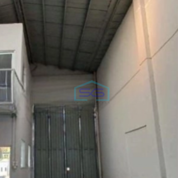 Disewakan Gudang Ada Kantor Luas Bangunan 300 m²  di Kalideres Jakarta Barat-1