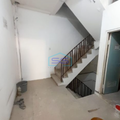 Dijual Ruko Lokasi Strategis Luas Bangunan  208 m² Lokasi di Pangeran Jayakarta Jakarta Pusat