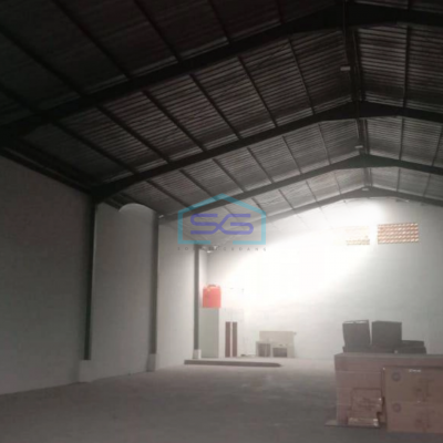 Disewakan Gudang Bagus Siap Pakai Baru di Gudang Kavling Dpr Cipondoh Tangerang LT 796m2