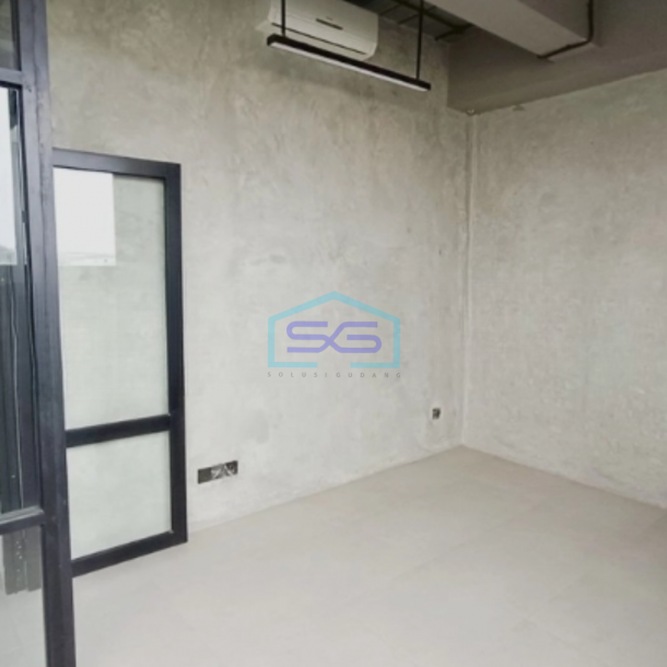 Disewakan Kantor 2 Lantai Luas Tanah 137 m² di Central Park Jakarta Barat-3