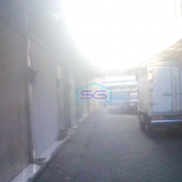 Disewakan Ruko di Sudirman, Luas 186m² Bandung-1