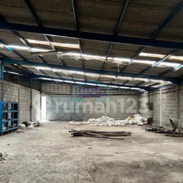 Disewakan Gudang Usaha di Jl Laswi Bandung Luas Bangunan 300 m²-1