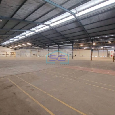 Disewakan Gudang Ada Loading Dock Luas Bangunan 6480 m² Lokasi Bebas Banjir di Surabaya