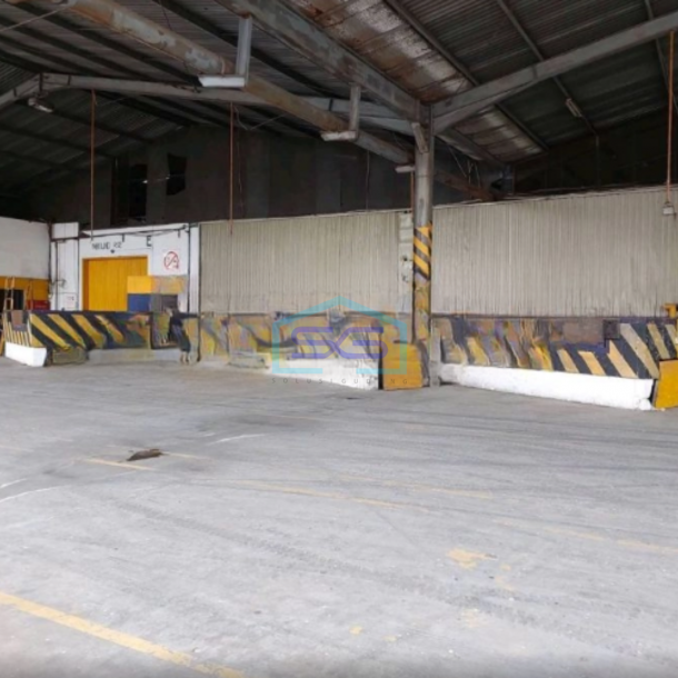 Disewakan Gudang Ada Loading Dock Luas Bangunan  3168 m²  Lokasi di Sidoarjo-1