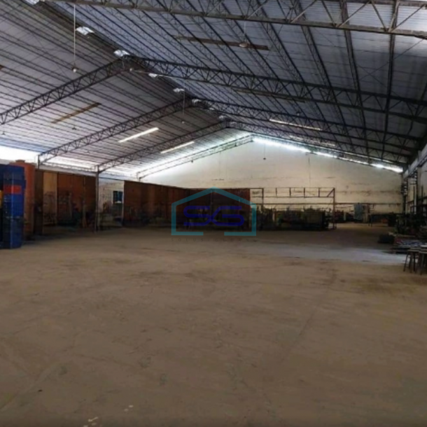 Disewakan Gudang Akses Container Luas Bangunan 7562 m² di Waru Sidoarjo-1