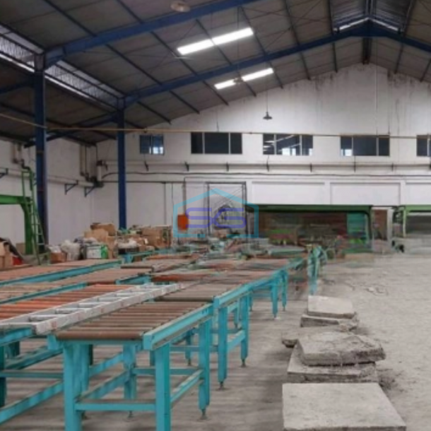 Disewakan Gudang Akses Container Luas Tanah  3000 m² Lokas di Margomulyo Surabaya-2