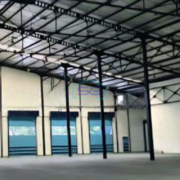 Dijual Gudang Bagus Ada Loading Dock Luas Bangunan  7000 m² Lokasi di Surabaya-1